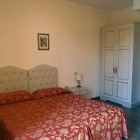 Ipanema تاورمينا